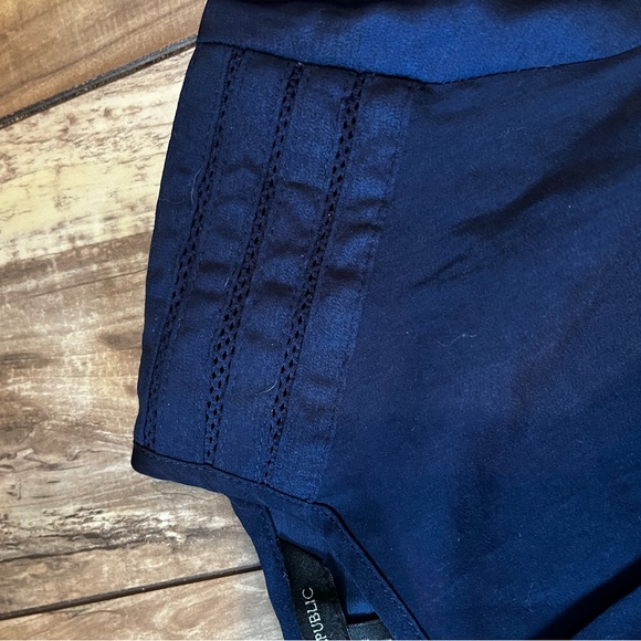 Excellent condition. No flaws - Picture 2 of 2